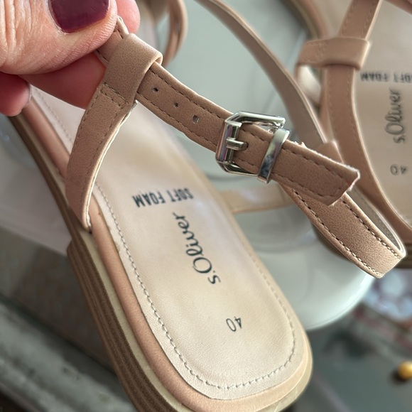 Beautiful Sandles - Picture 10 of 10